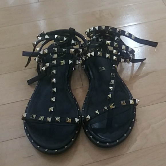 Brand New! Never worn stylish Sandals! - Picture 2 of 2